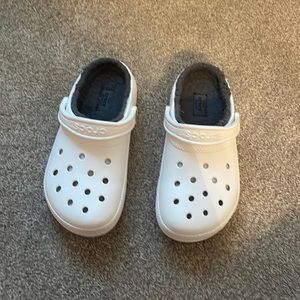 Crocs fur lined